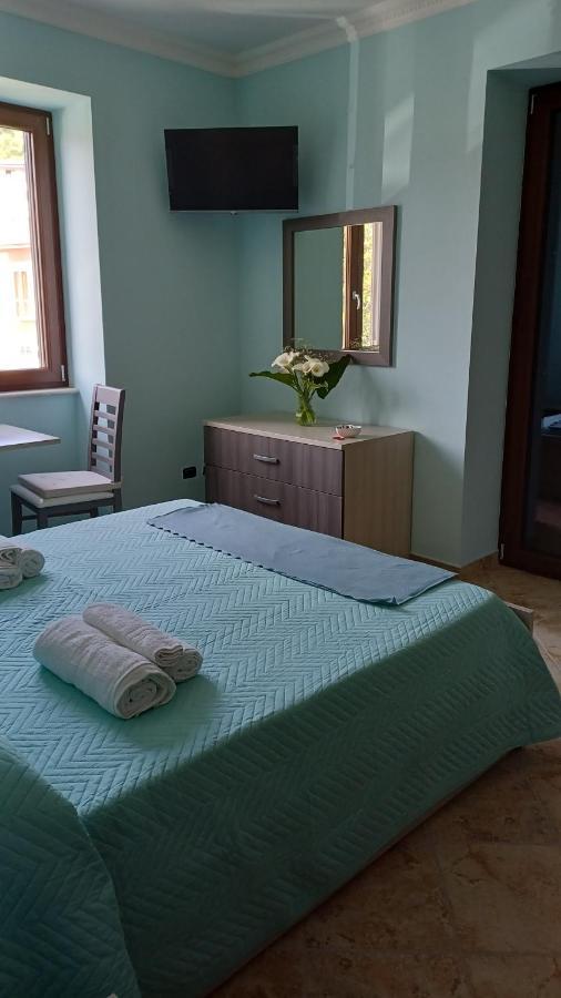 Core A Core Rooms Santo Stefano del Sole Экстерьер фото