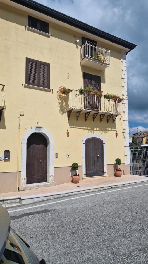 Core A Core Rooms Santo Stefano del Sole Экстерьер фото